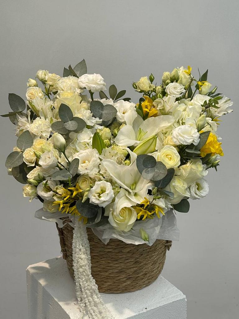 Корзина с цветами