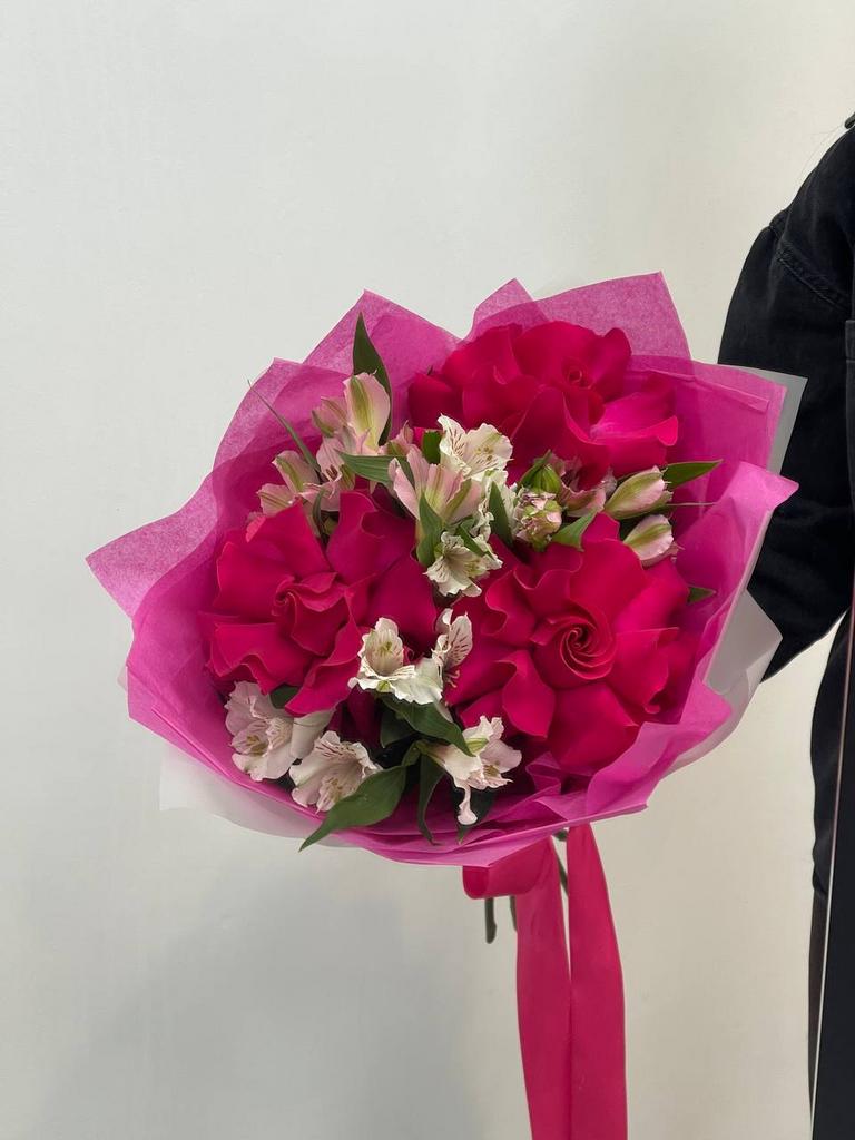 Дуо букет из французской розы альстромерии