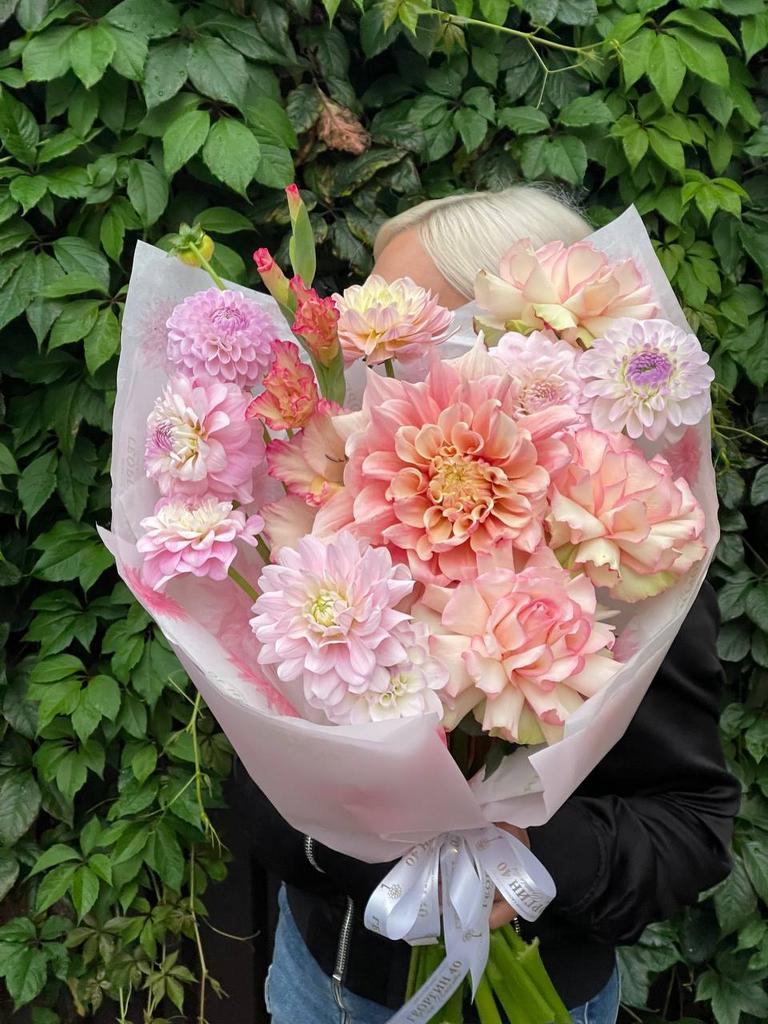 Авторский букет "Нежность восхода"