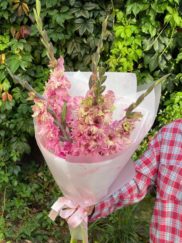 Моно букет из гладиолусов