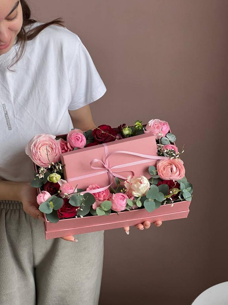 Коробка Цветы + Шоколад размера L