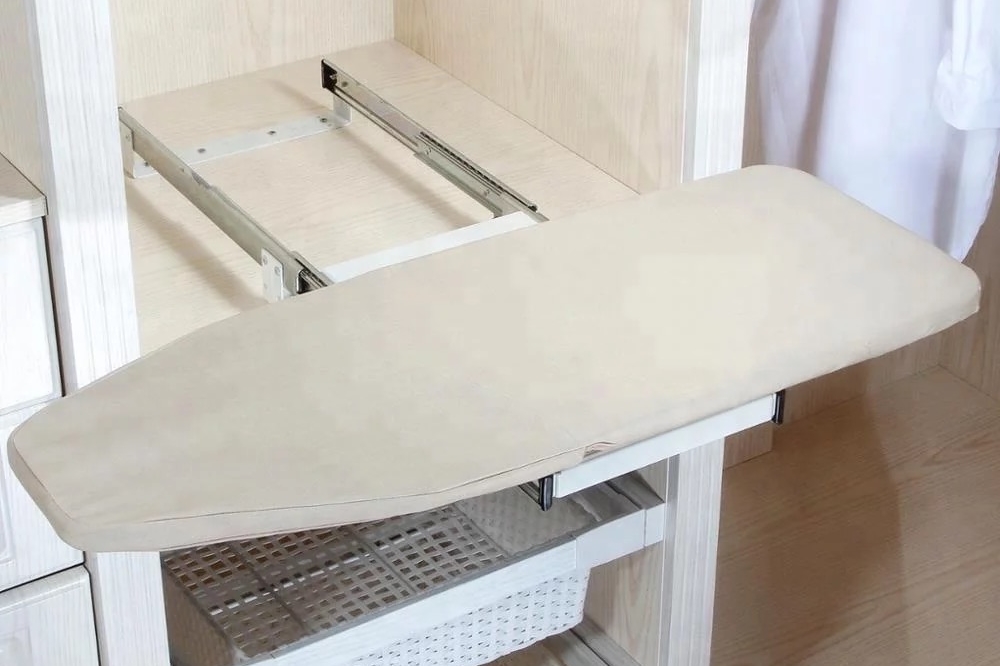 Гладильный центр, размер доски:800*300 мм  Утюг: 1600W