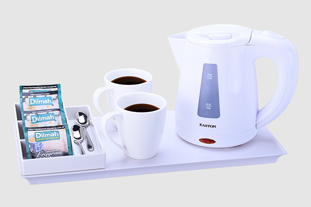 Чайная станция  R 206, пластик, черный/белый, 395*185*20  Объем: 0,8 литра Мощность: 1200W