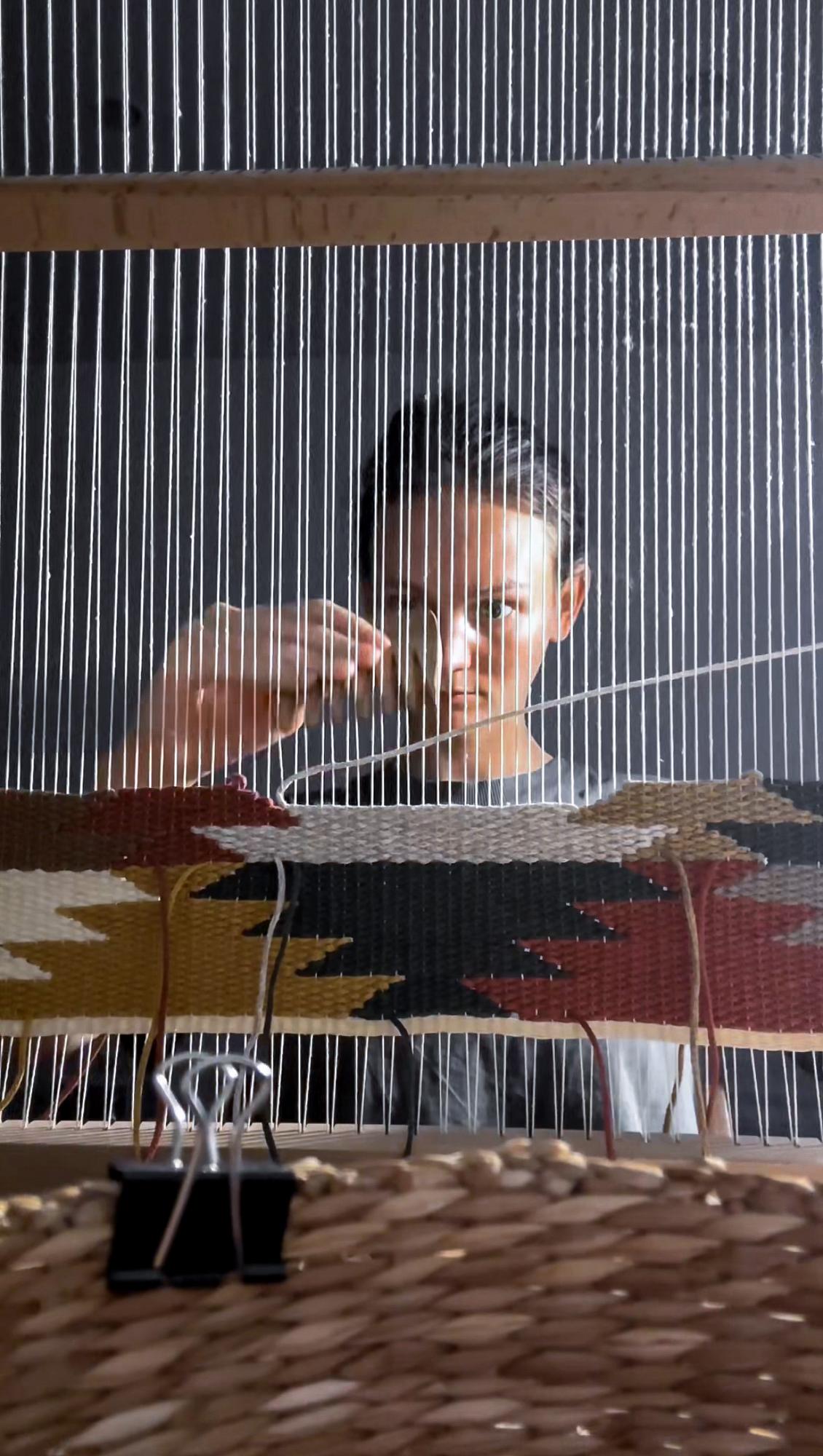 Набор для ткачества «Мастер» с большой рамой 90*96 см, инструментами, материалами и инструкцией для создания первого коврика