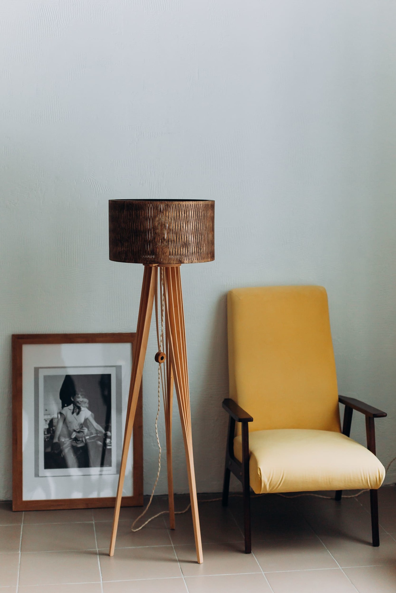 Торшер из дерева  "Sputnik"