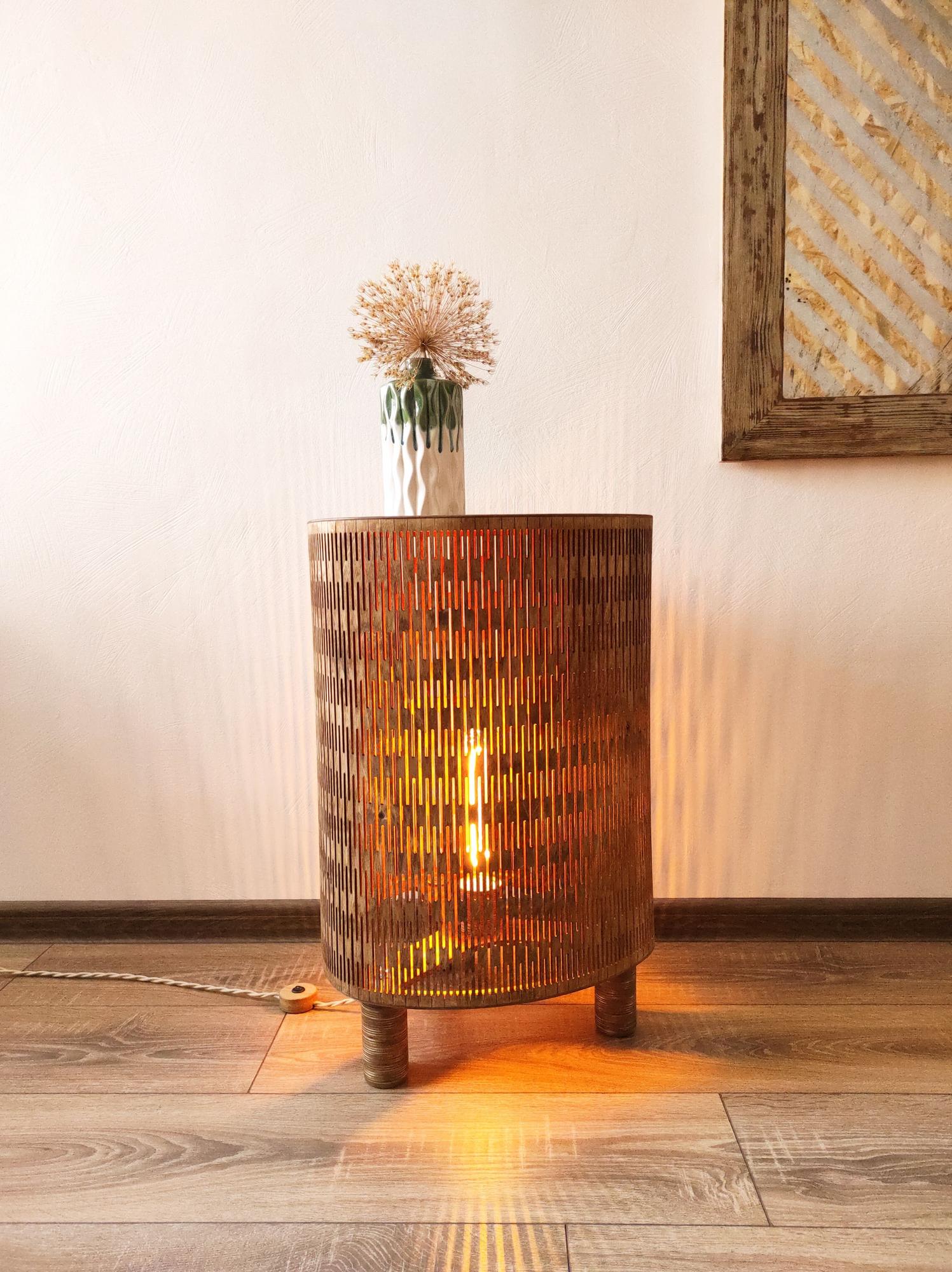 Напольный светильник из дерева "bo 2"