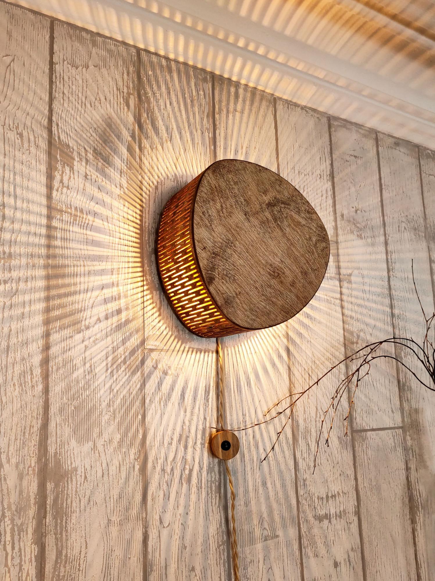Настенный светильник из дерева "bo"