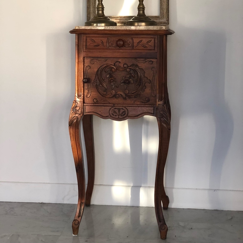 Начало ХХ века. Резная Консоль, мраморная столешница