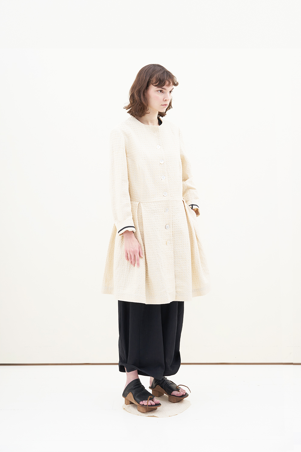 Пальто лёгкое светлое