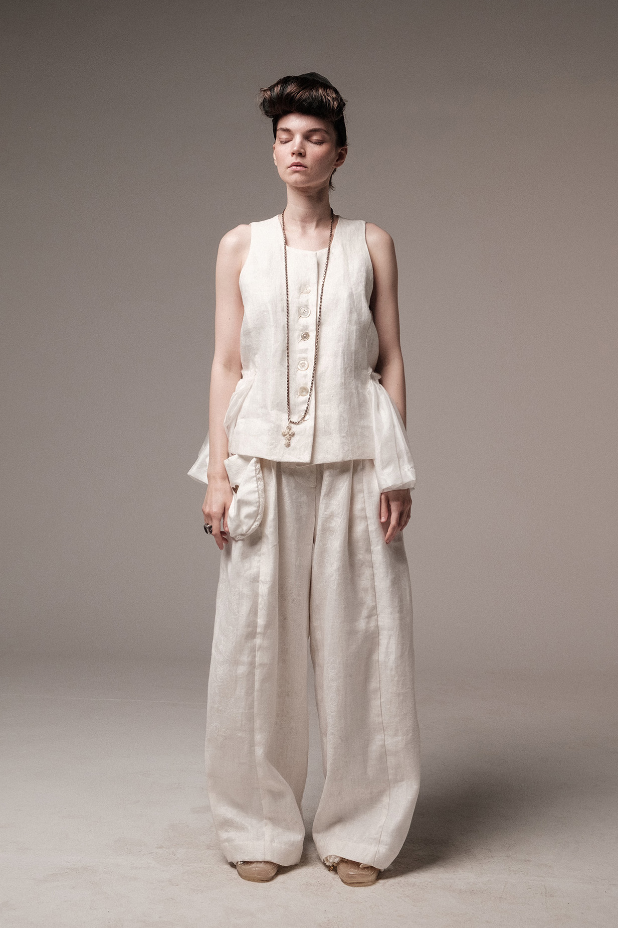 Жилет светлый