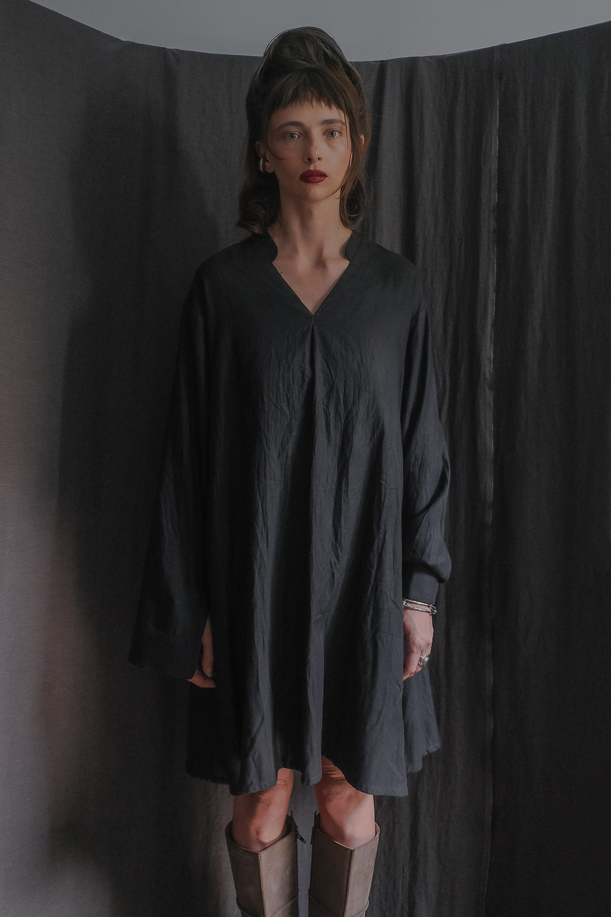 Рубашка длинная в атласном черном хлопке