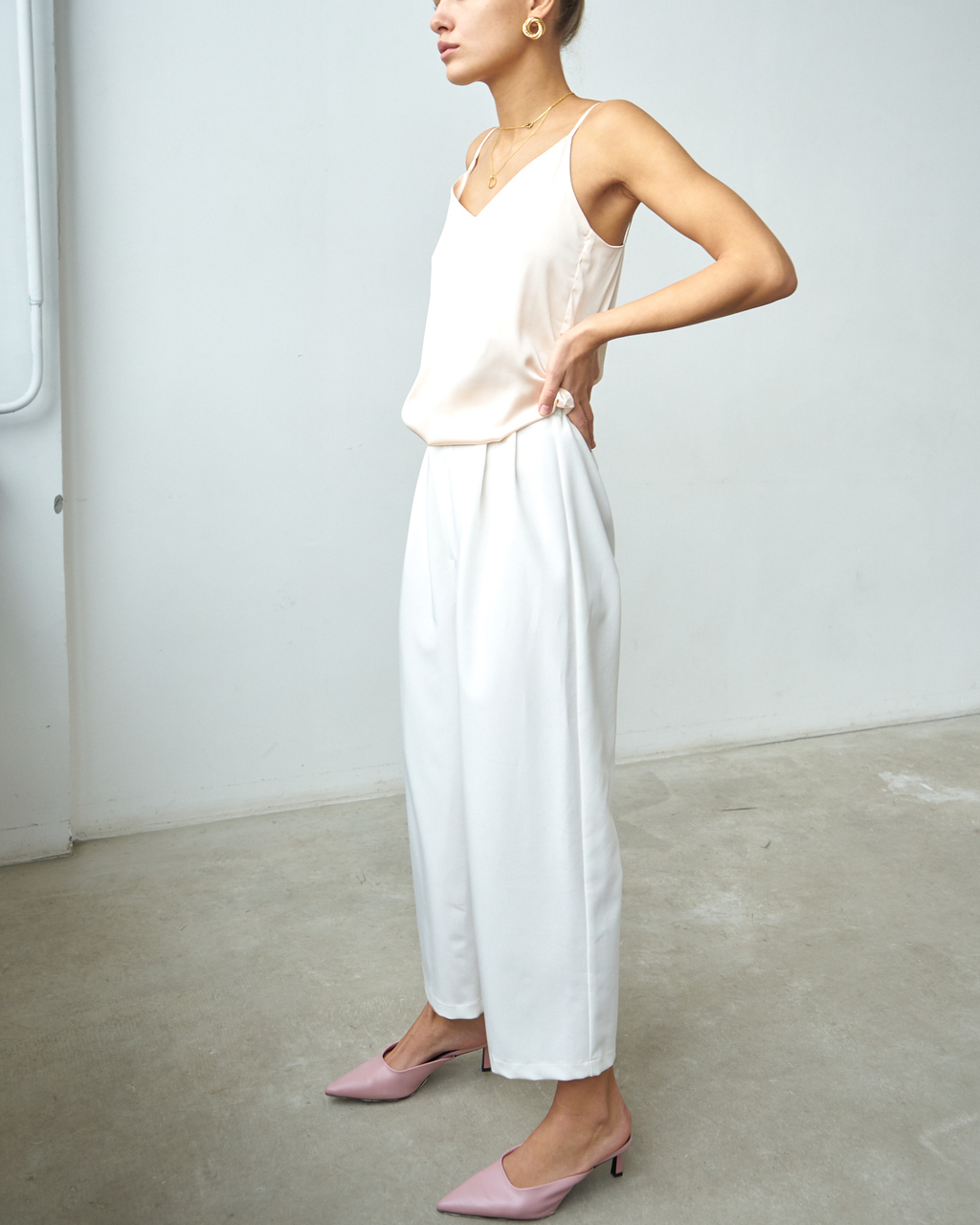 Брюки из вискозы белого цвета