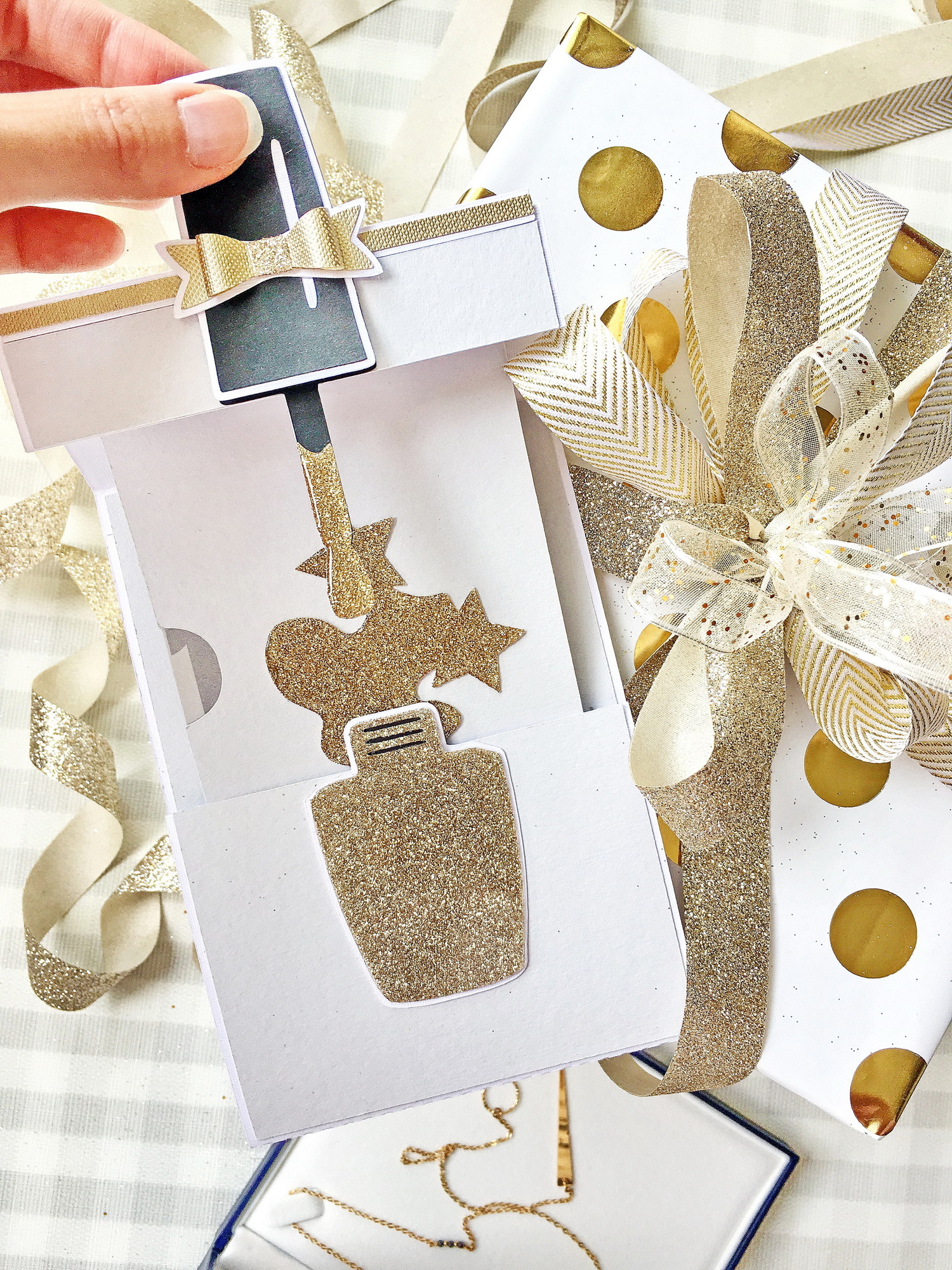 Открытка Лак для ногтей