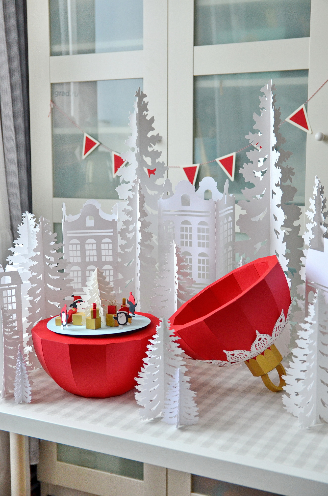 Новогодний шар с катком