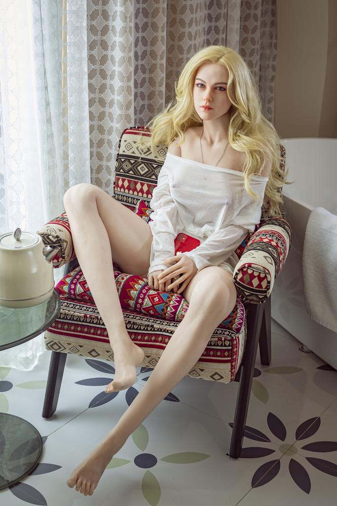 Realistic Silicone / TPE sex doll Starpery  174 cm - Lubby