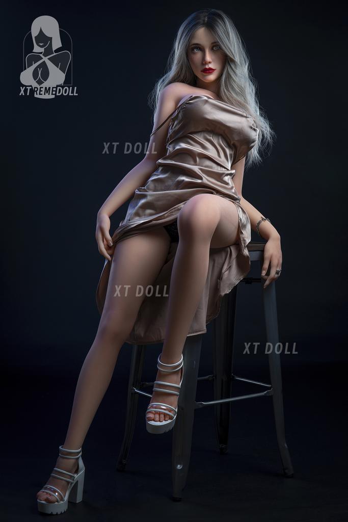 Realistic Silicone / TPE XT sex doll 158 cm - Mercat