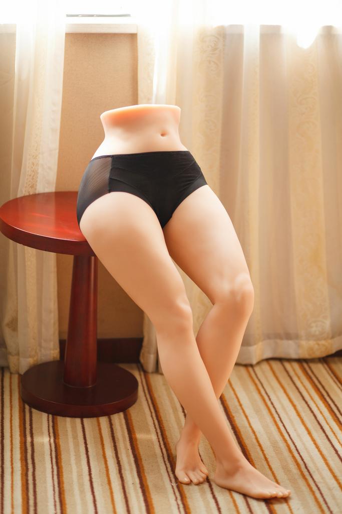 TPE Legs with a metal skeleton 155 cm 31 kg Climax doll