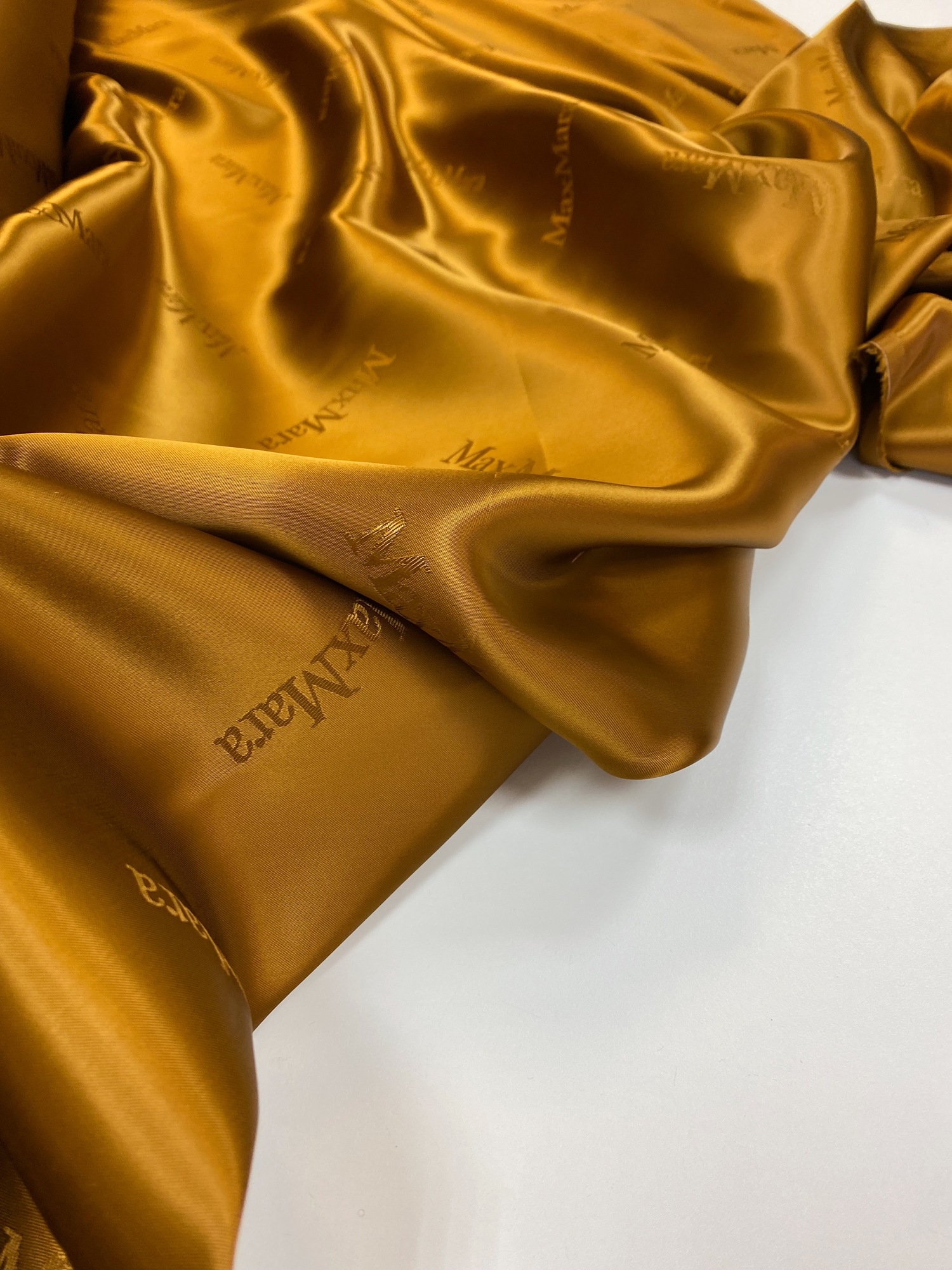 Подкладочная вискоза MaxMara. Цвет Бронзовое золото