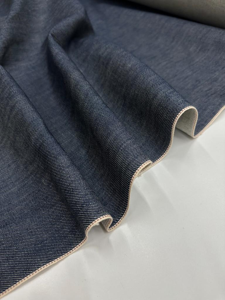 Деним Selvedge. Цвет 003. Белая кромка с красной нитью.