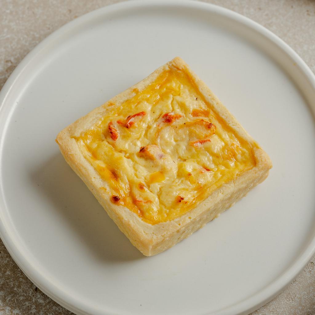 Мини-киш Лорен с окороком и беконом, 1 шт / 65 гр