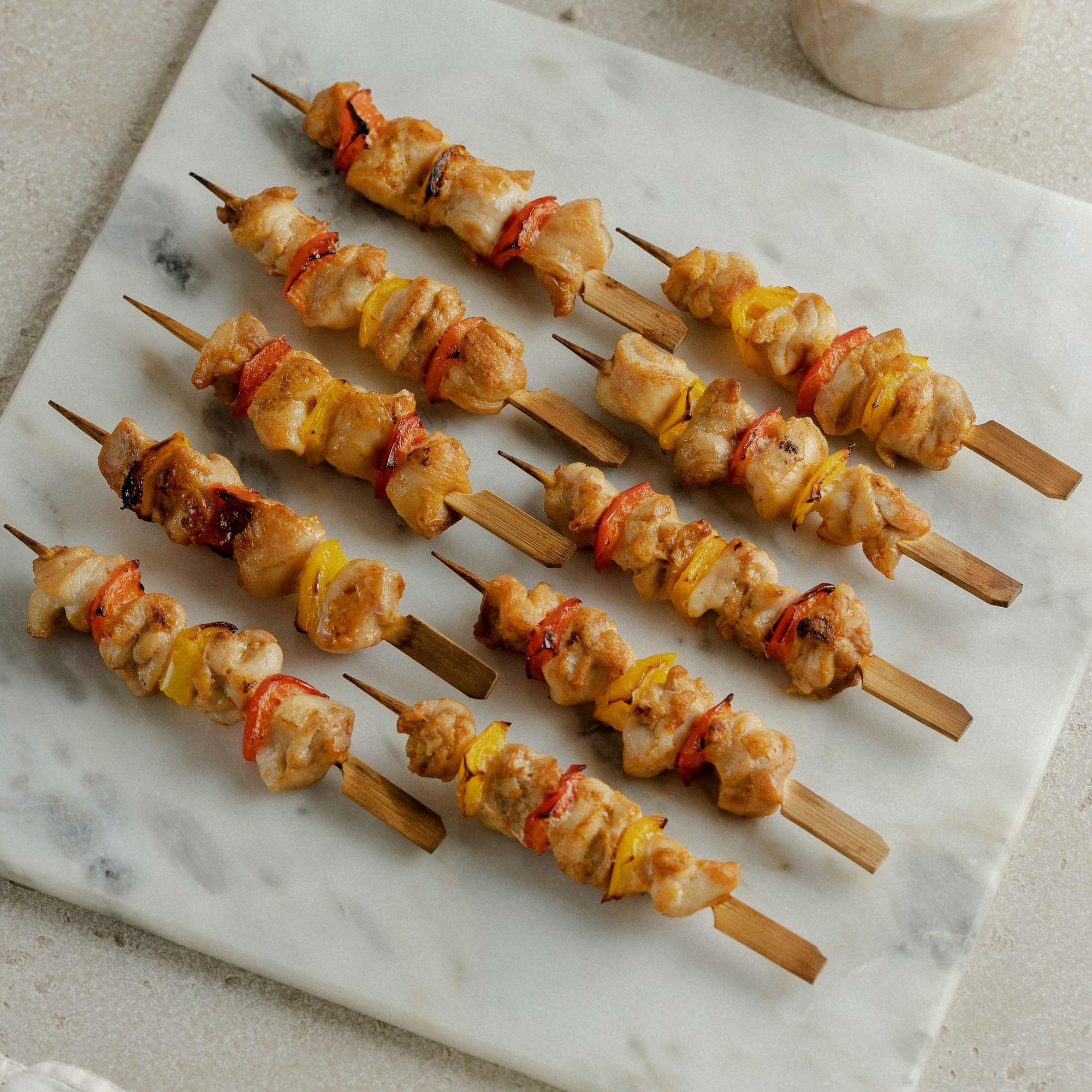 Шашлычки из курицы на шпажках, 10 шт / 400 гр