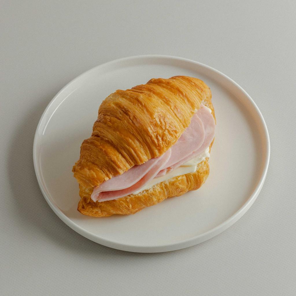 Круассан с ветчиной и сыром, 125 гр