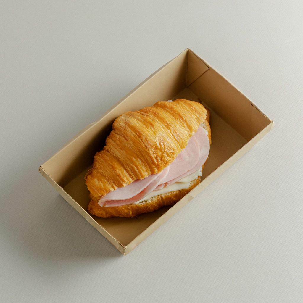 Круассан с ветчиной и сыром, 125 гр