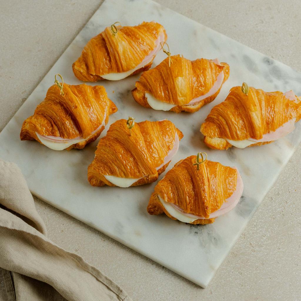 Мини-круассаны с ветчиной и сыром, 6 шт / 360 гр