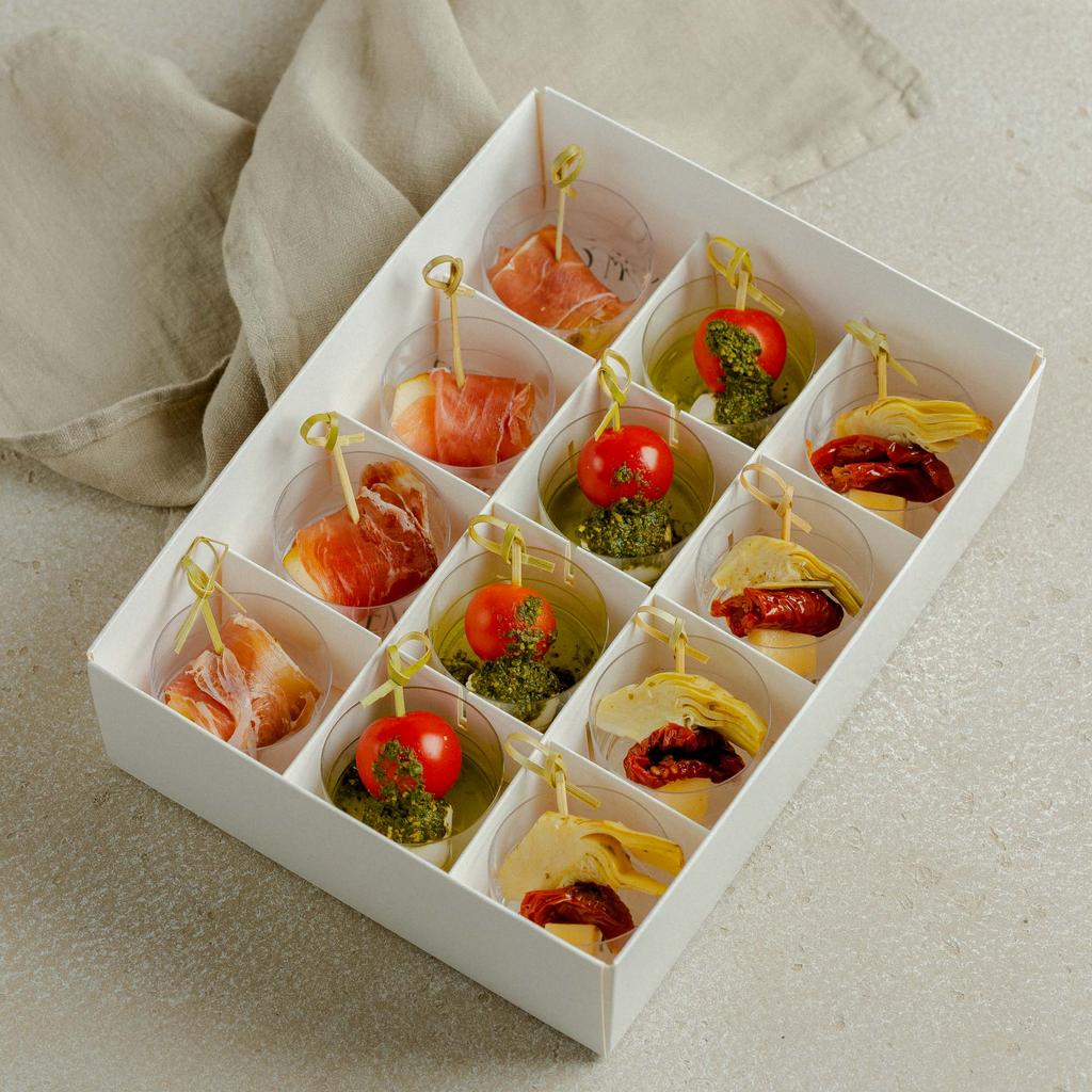 Ассорти креманок №2 (антипасти + груша / парма + капрезе), 280 гр