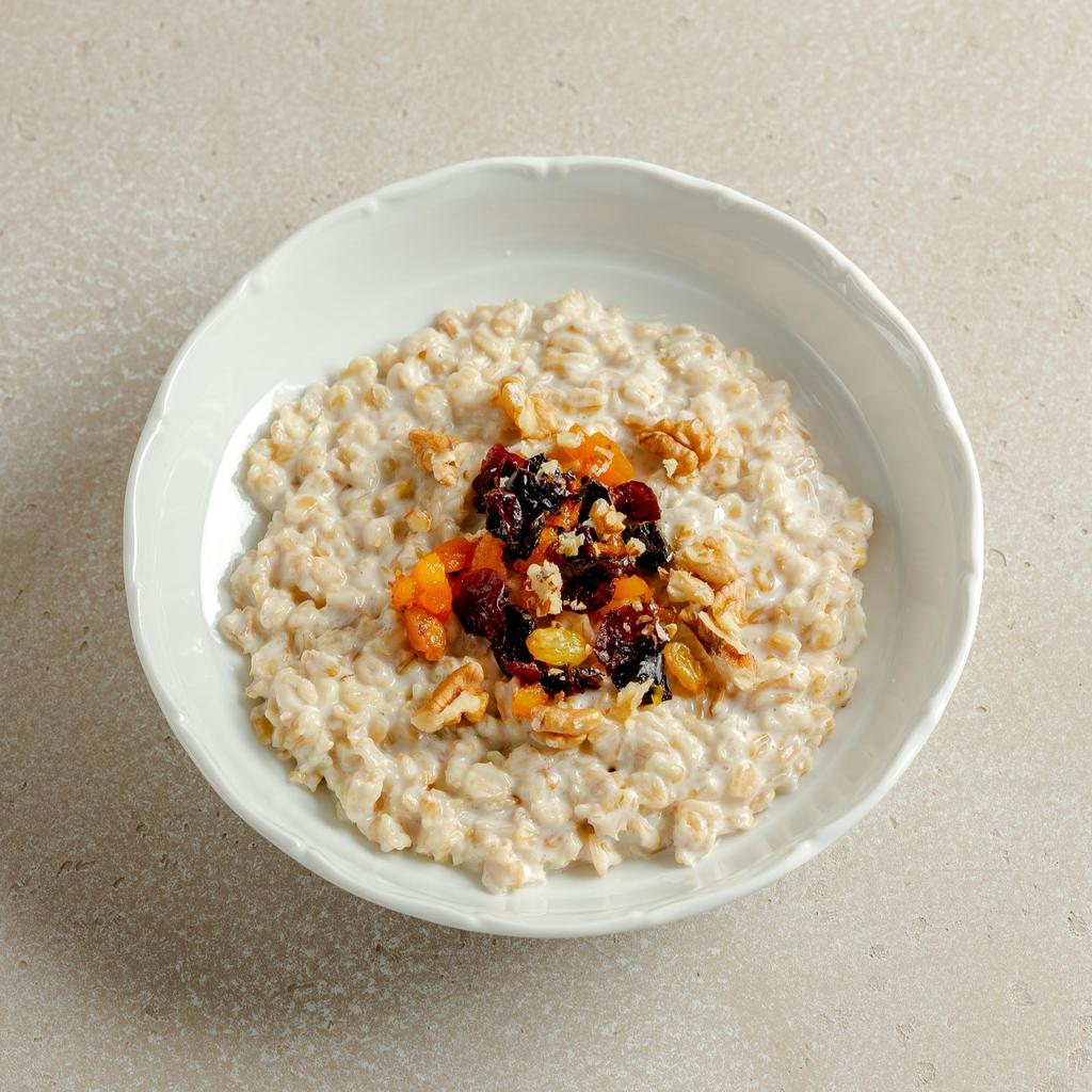Каша овсяная с сухофруктами и орехами, 300 гр