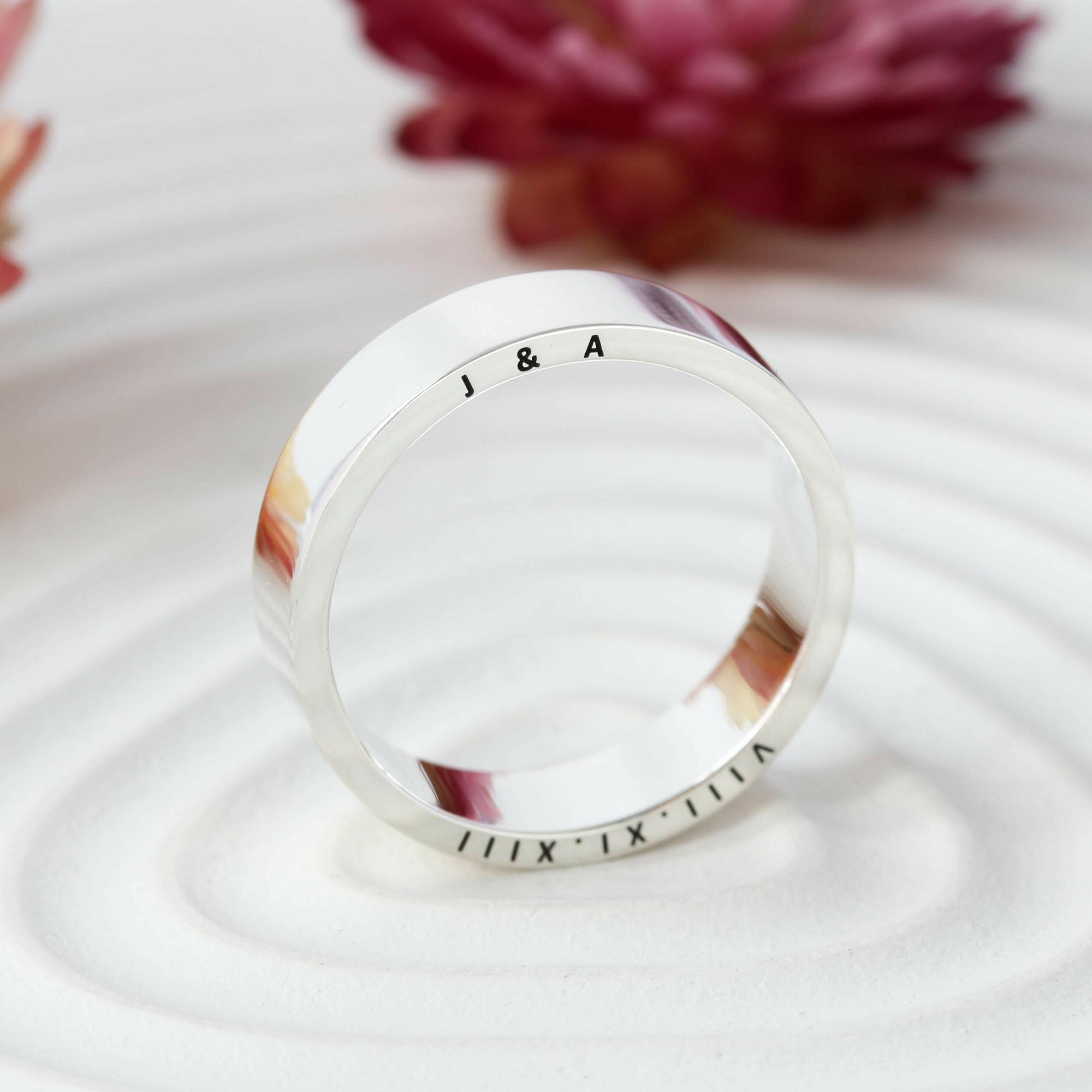 КОЛЬЦО С ВАШЕЙ ГРАВИРОВКОЙ НА ТОРЦЕ, M