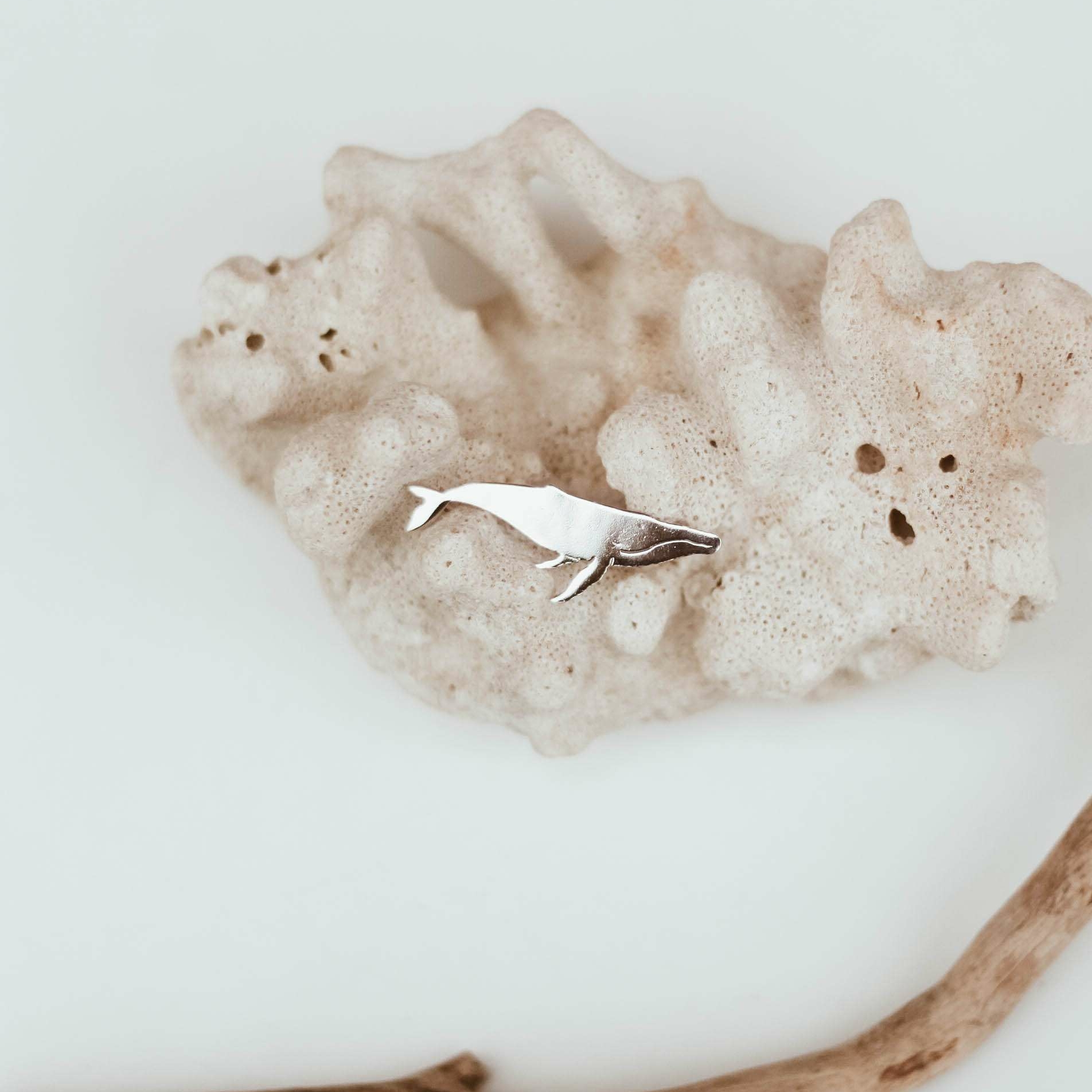 Брошь Горбатый кит