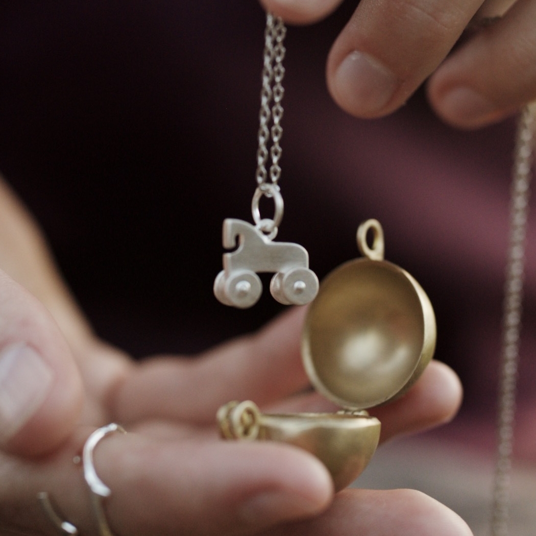 Кулон Коник матовый