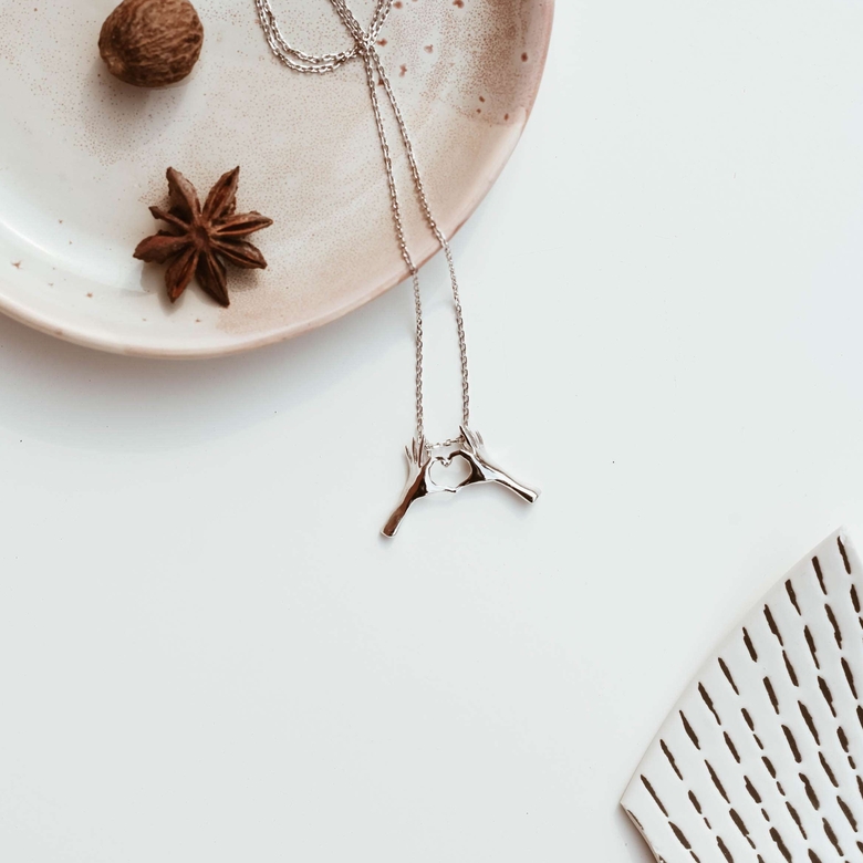 Кулон  Объемные ручки