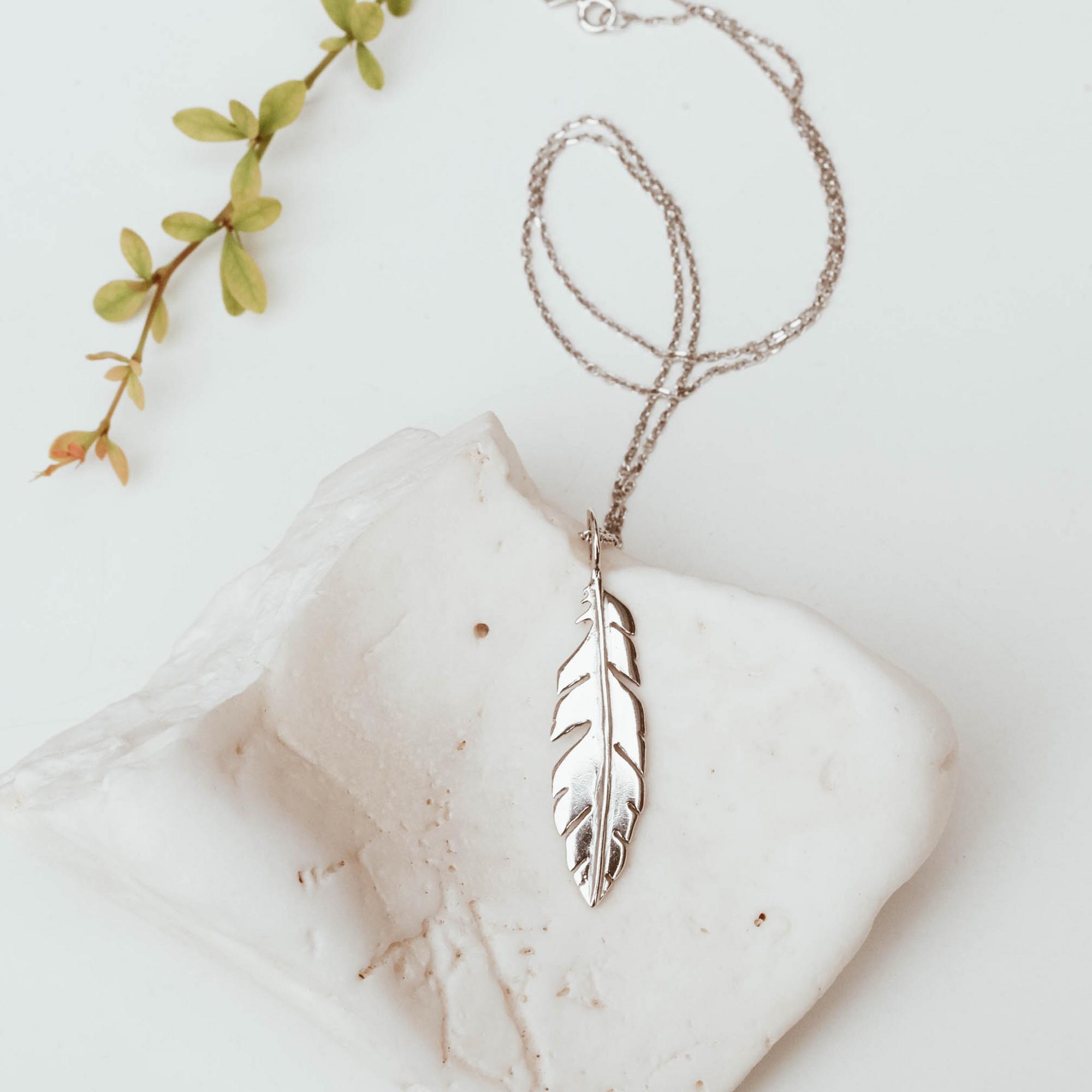 Кулон "Перо"