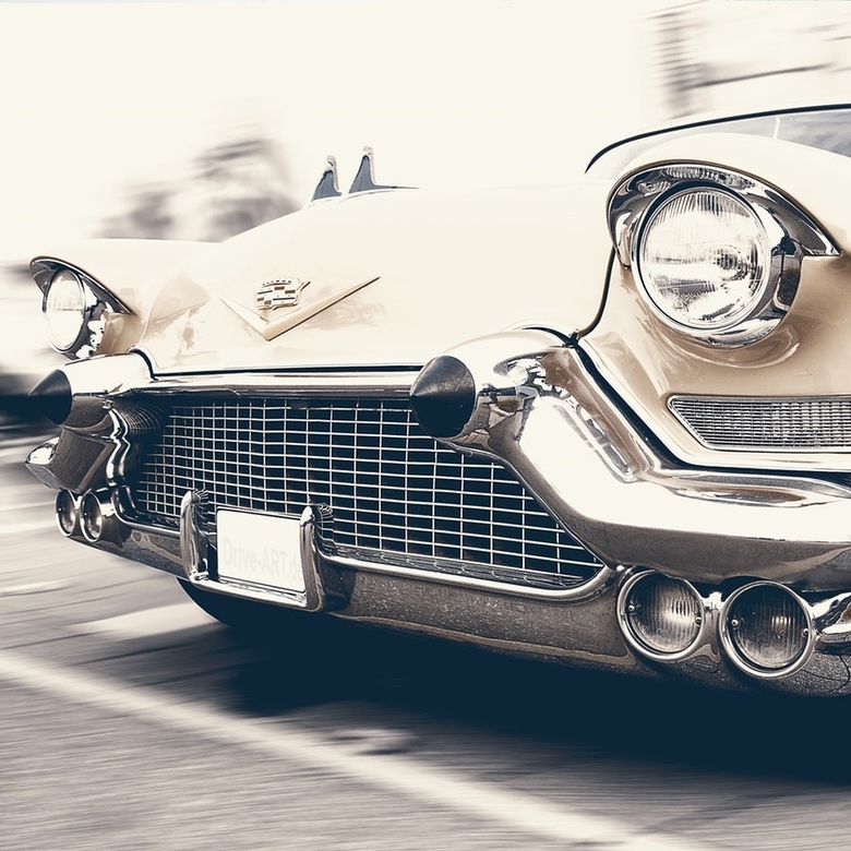 Правый автомобиль