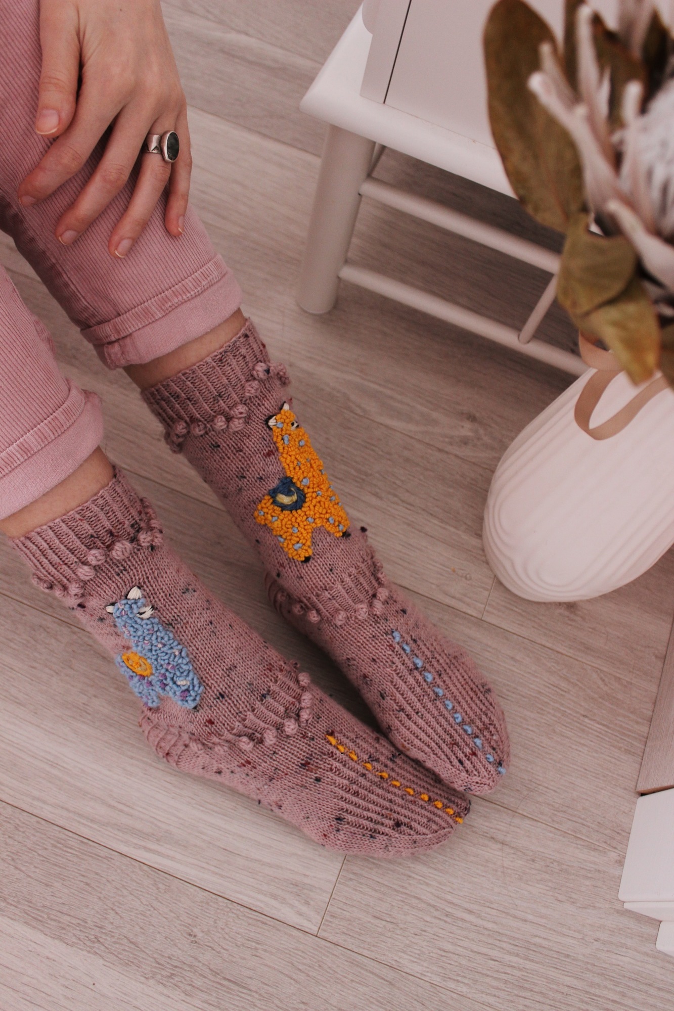 Носки с ламой