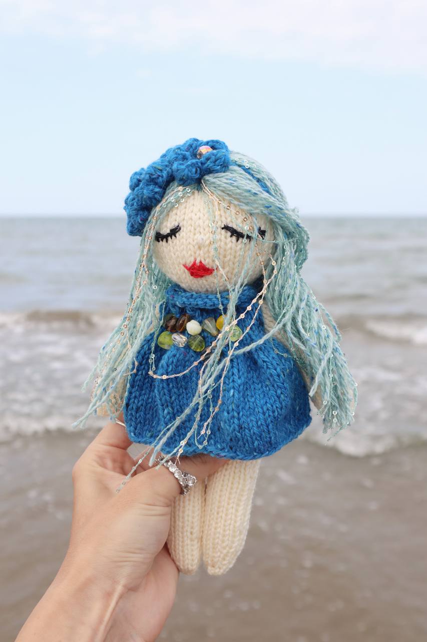 Куколка спицами