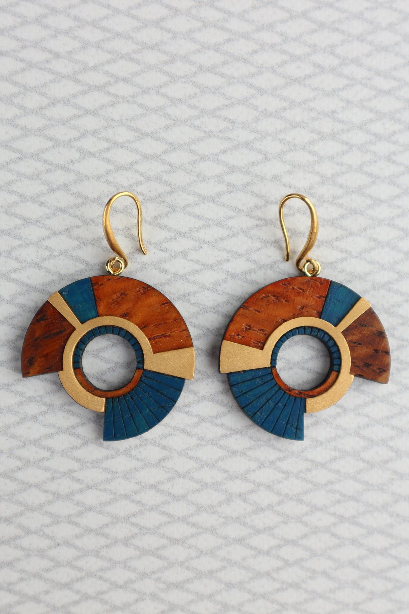 круглые серьги синие