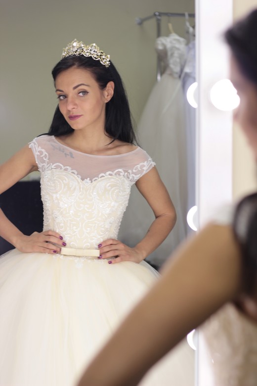 Цветные свадебные платья спб