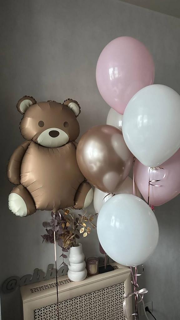 Мишка с шарами