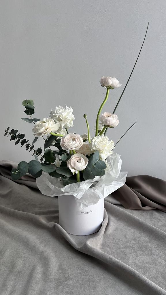 Композиция в коробке