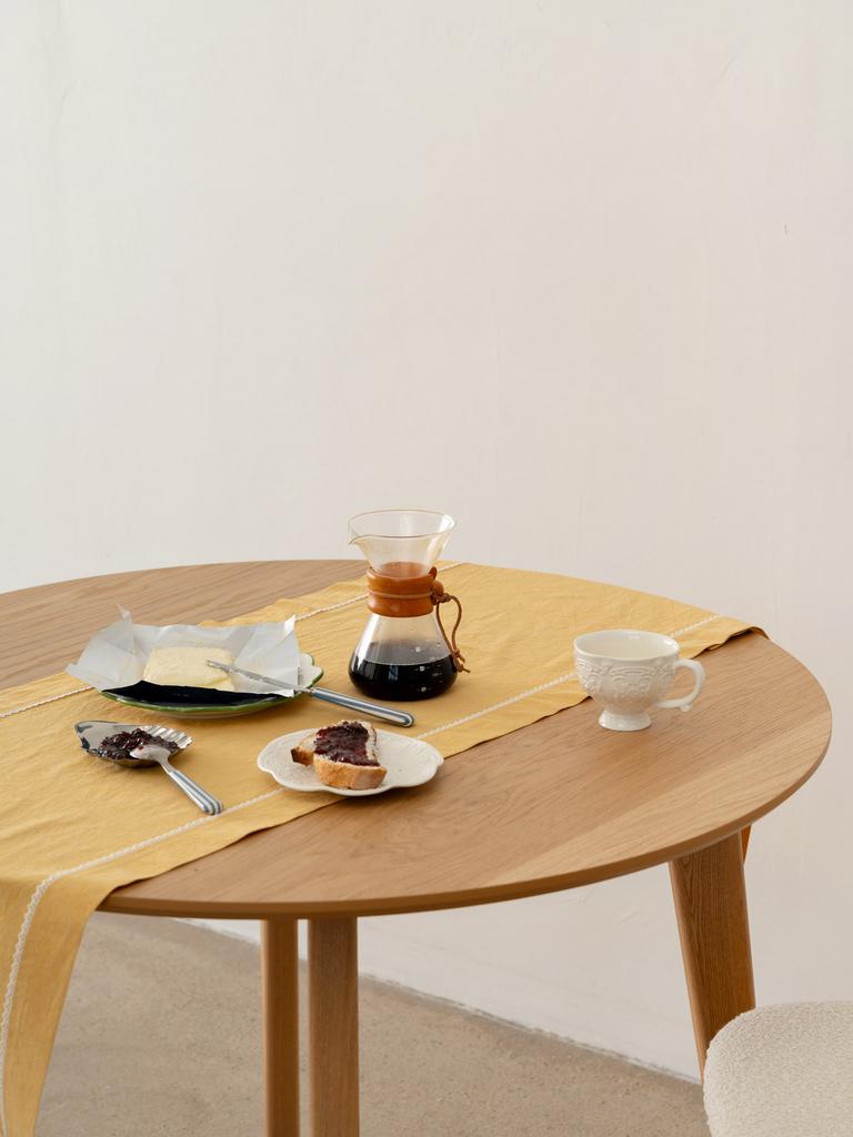 Раннер «Медовый полдень»  медово-желтый варёный хлопок с кружевом