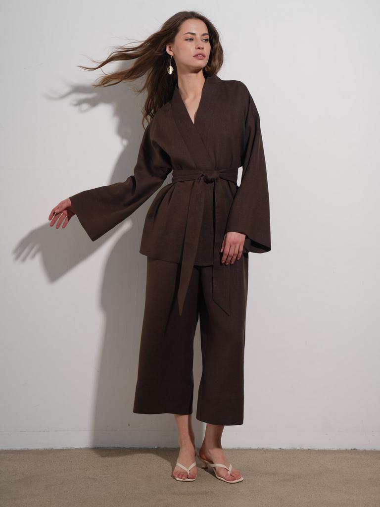 Льняной костюм шоколадного цвета для отдыха, города, путешествий