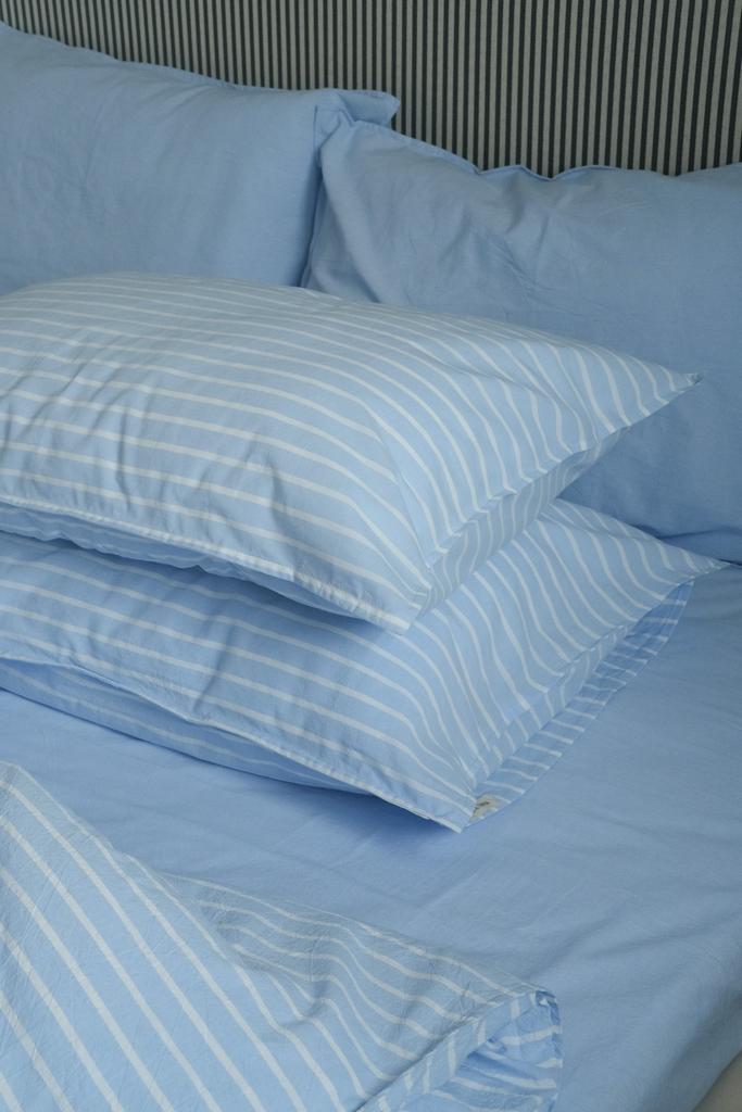 голубые наволочки в полоску хлопок наволочки вареный хлопок голубые наволочки постельное белье Pure Linen