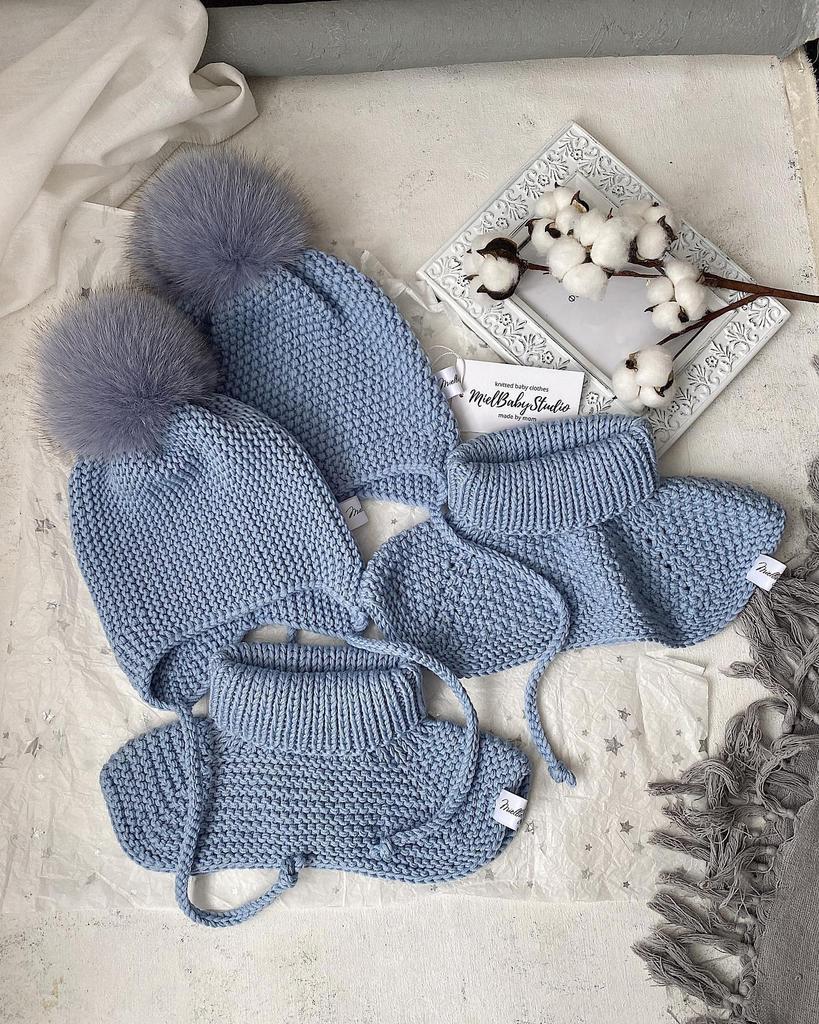 Шапка "POMPON" + Манишка "BASIC" в подарок