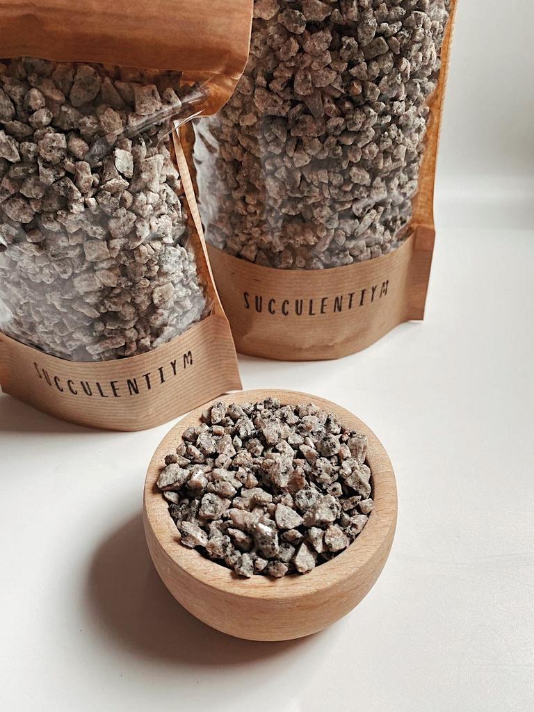 Гранит красно-чёрный