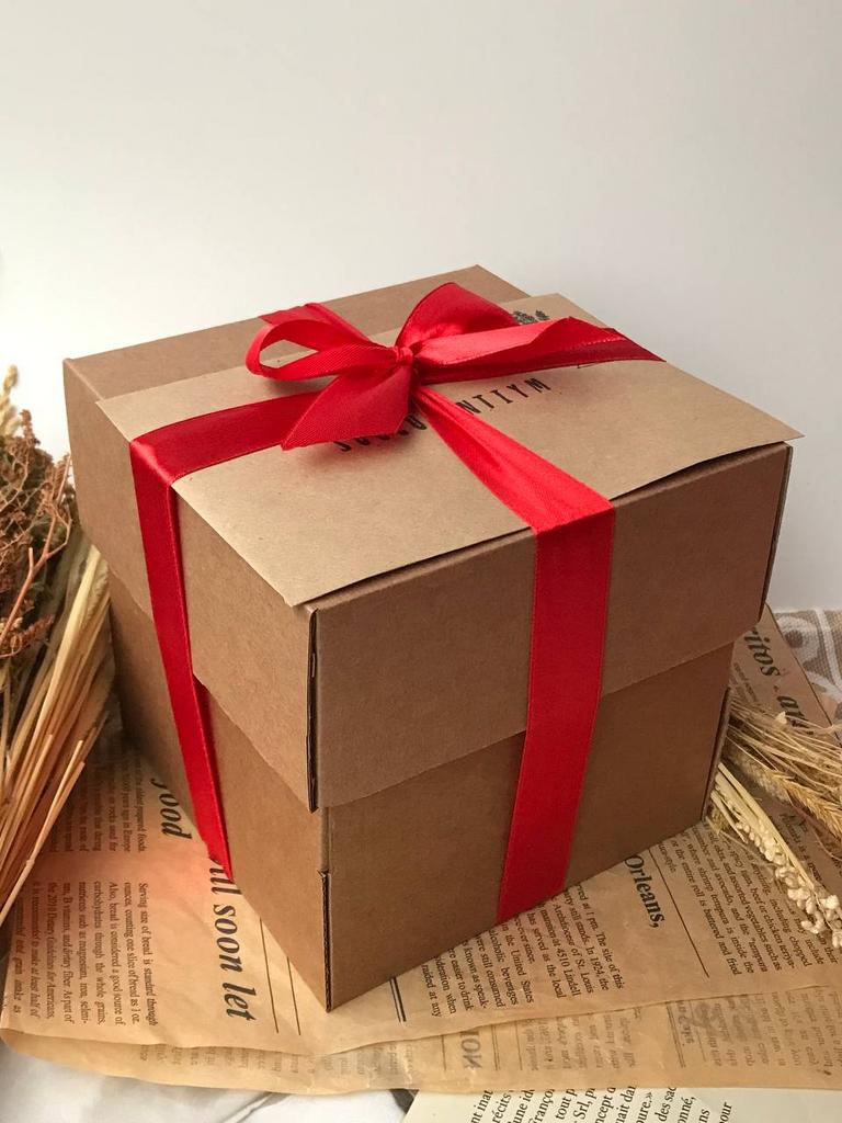 Праздничная упаковка заказа