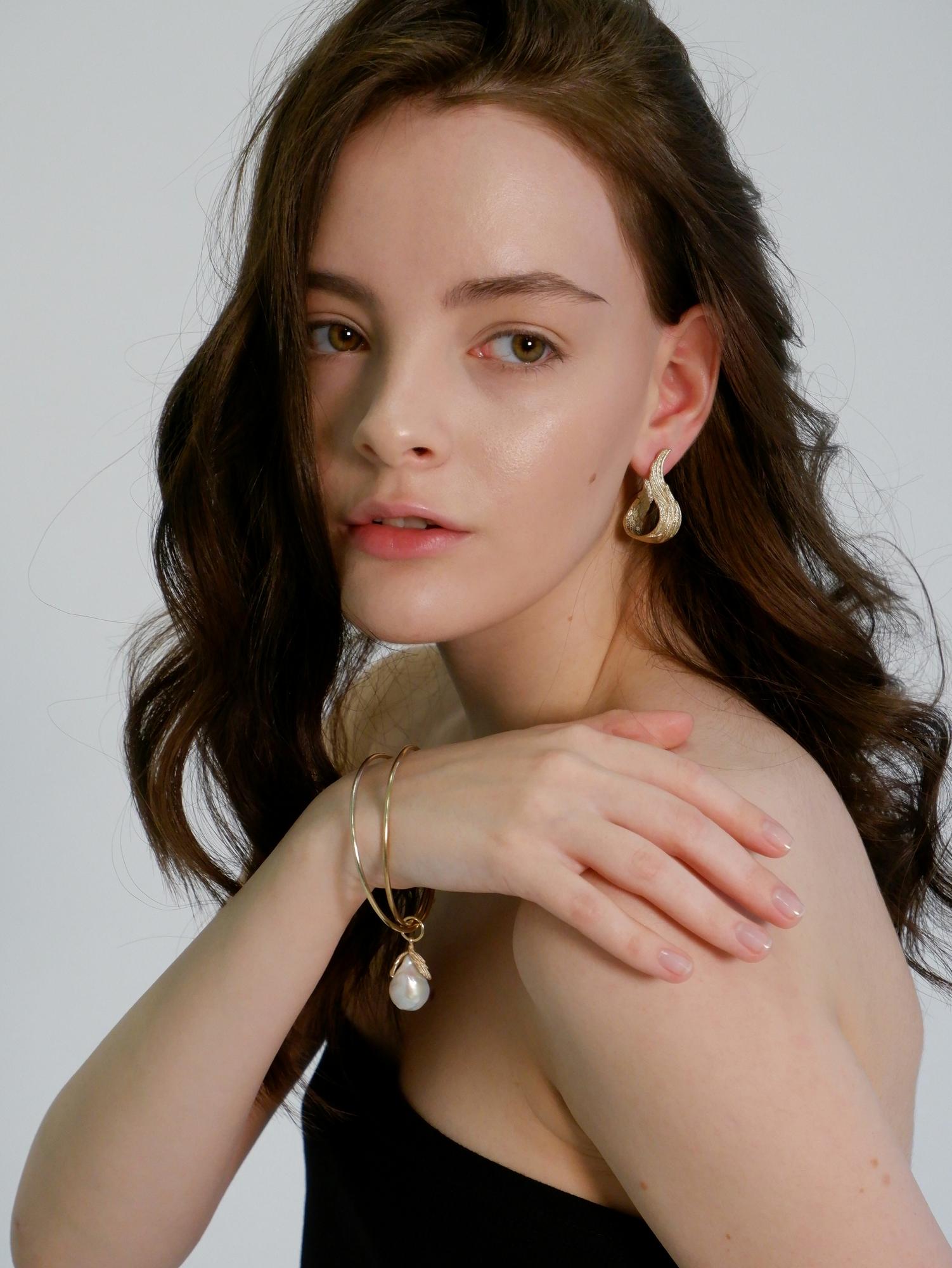 Браслет с барочной жемчужиной