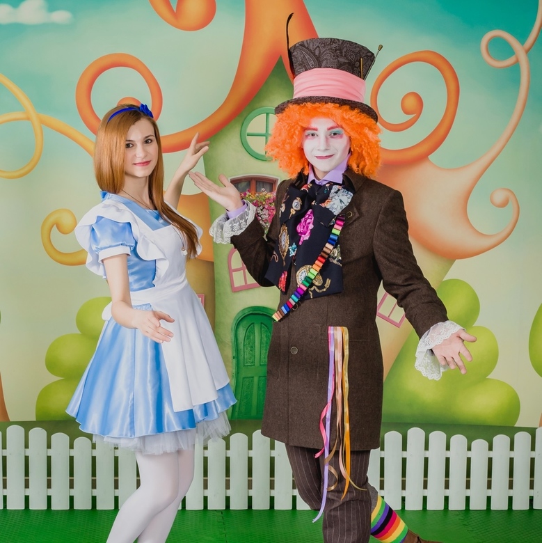 Алиса и Шляпник в Стране чудес